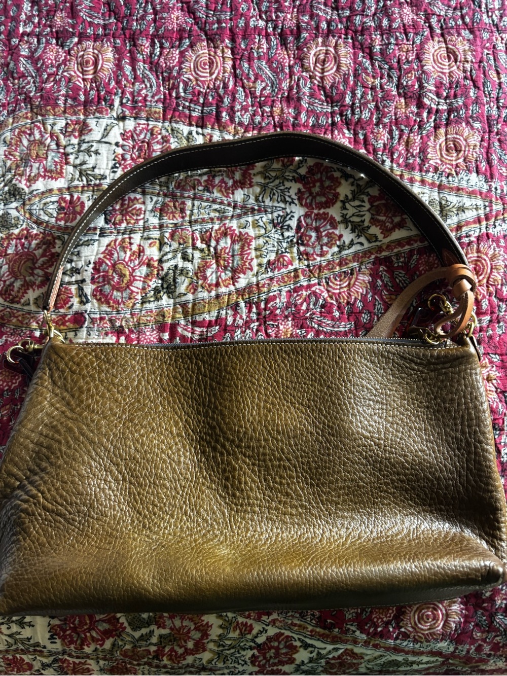 Olive Green Pebbled Leather Shoulder Bag with Tortoiseshell Chain Accent - Picture 6 of 8